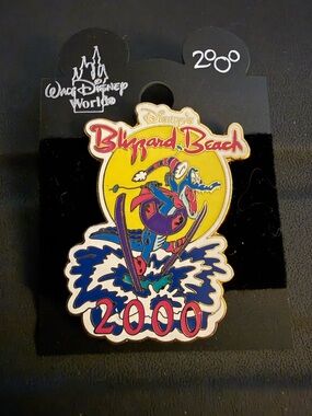 Disney - Walt Disney World Blizzard Beach 2000 Skiing Pin